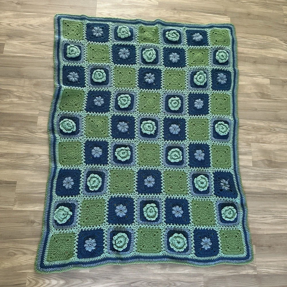 Vintage Granny Square Crochet 3D Rose Afghan 58 x 44 Green Blue Throw‎ Cottage